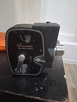Wards 8mm hand crank camera