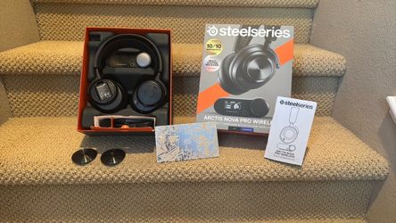 SteelSeries Arctis Nova Pro Wireless Headset
