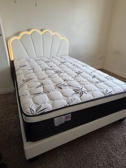 Queen size mattress pillow top new bedframe sold separately