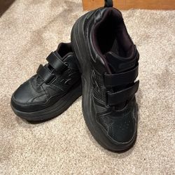 gdefy Women’s Size 9 Sneakers Tennis Shoes