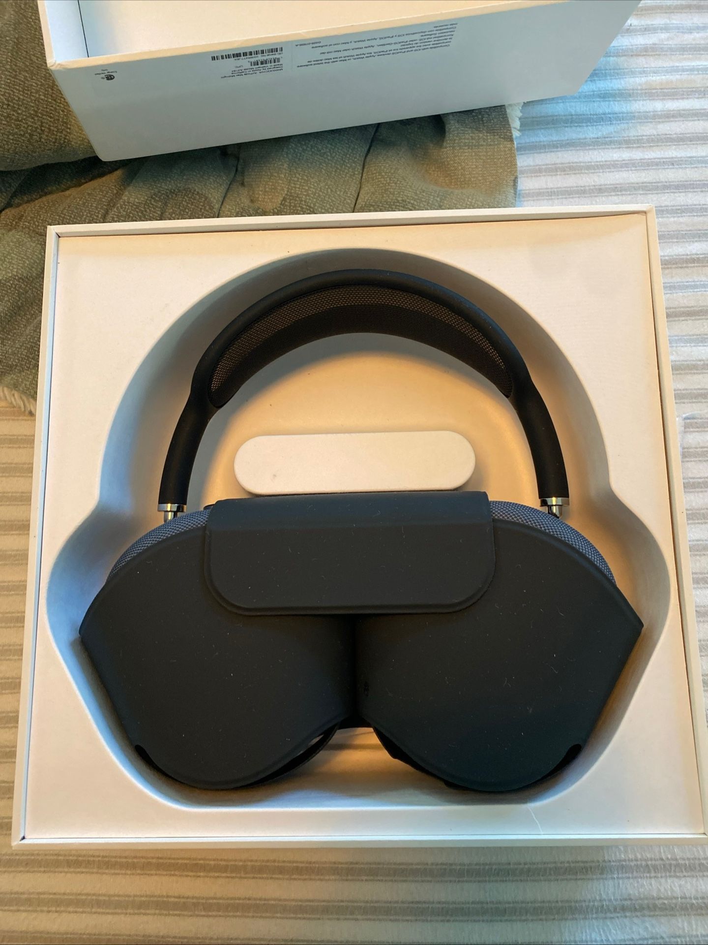 Black AirPods Max