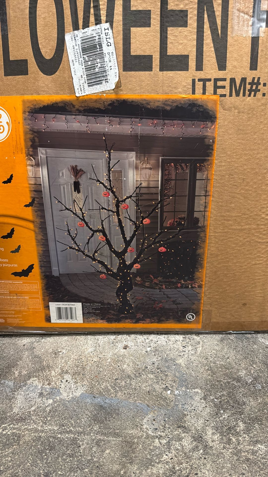ILLUMINATED Haunted Tree
