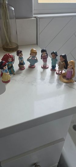 Disney Princess Mini Figurines Set of 8