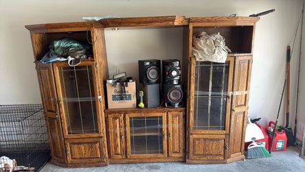 Entertainment center