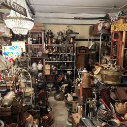 Vintage/Antiques for sale. Everything is individually priced pick up is in Canyon country/Santa Clarita. It’s cross posted MQ.