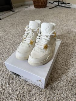 Jordan 4 Metallic Gold