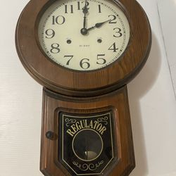 Vintage 31 Day Regulator Schoolhouse Chime Wall Clock With Key Wind