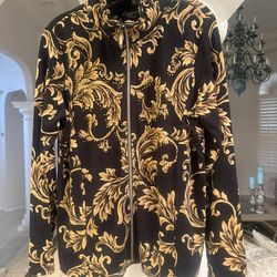 Nice blouse great condition size large only $10