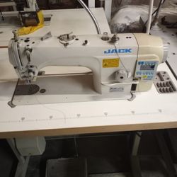 JACK Industrial Sewing Machine with Table