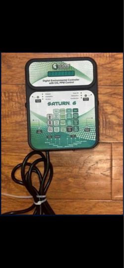 Titan Controls Saturn 6 Digital Environmental Controller with CO2 PPM