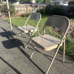 Metal chairs x2