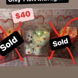 Teddy Bear With Flower In Ball