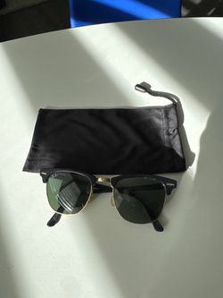 Ray-Ban Clubmaster Classic Sunglasses Black / Gold RB3016 W0365 49mm