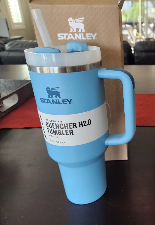 Stanley 40oz Tumbler for Sale in Los Angeles, CA - OfferUp