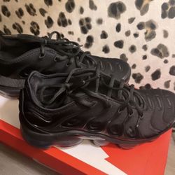 Women’s Triple Black Nike Air Vapormax Plus