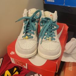 Nike Dunk Hi SE (GS) 4Y