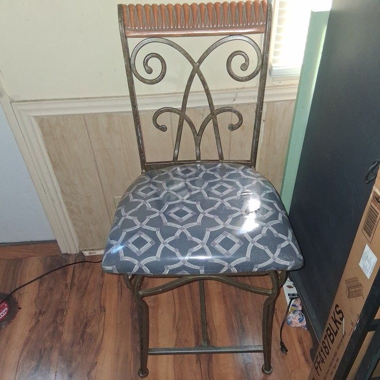 2 Counter Chairs 