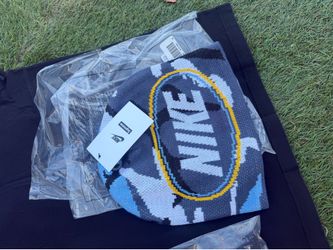 Supreme Nike beanie ( New Drop)