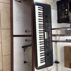 Yamaha PSR-E263 Keyboard W/Power