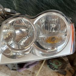 Jeep 06-11 Driver Headlight