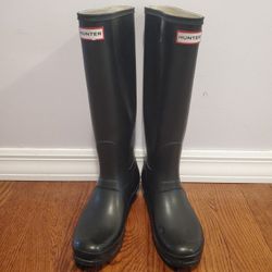 Hunter Tall Rain Boots
Women size 10 / men's size 9 