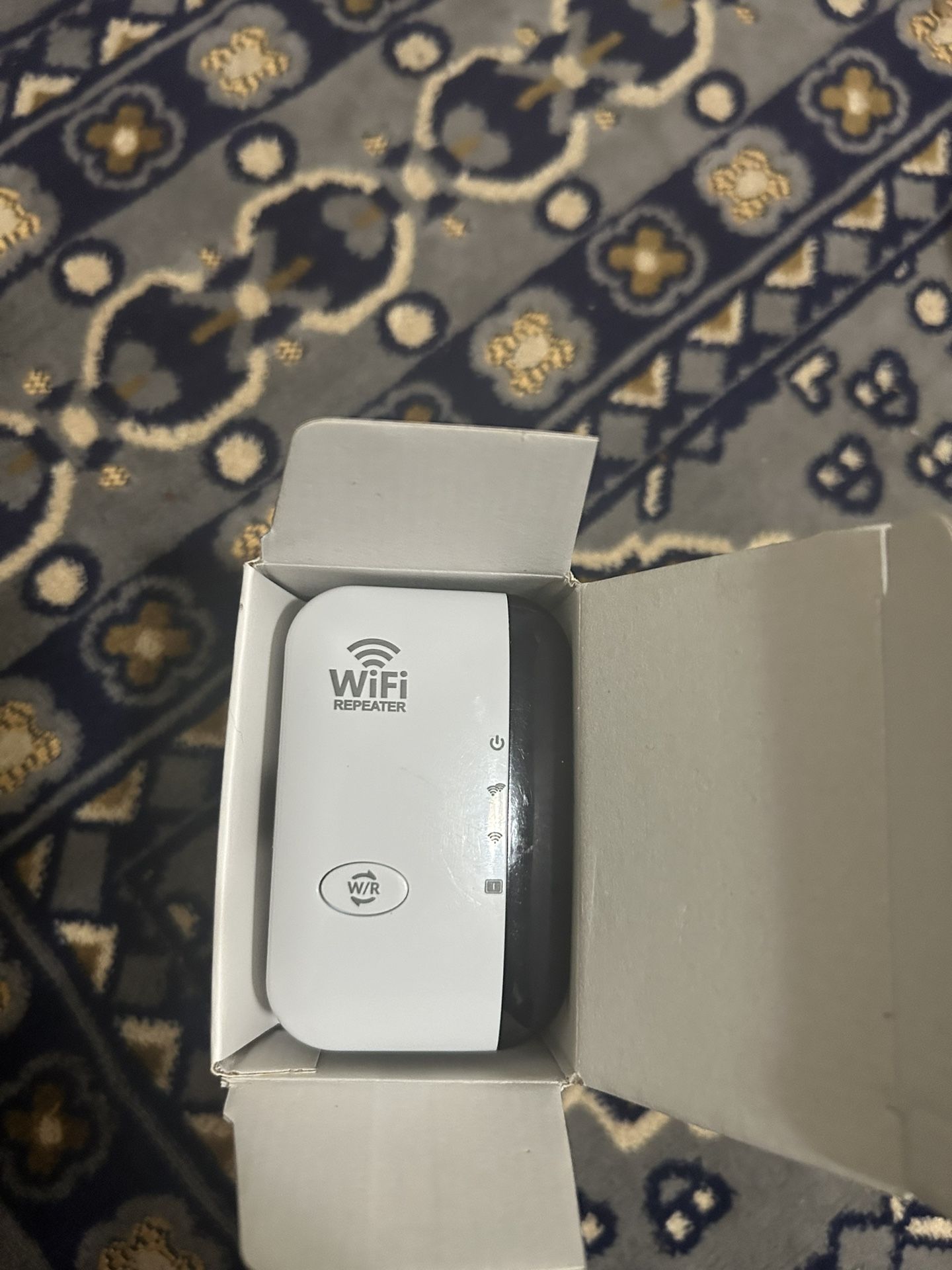 300Mbps WiFi Repeater – Range Extender