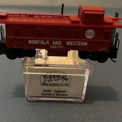 Atlas N Scale Caboose - Norfolk & Western
