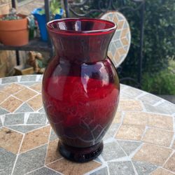 Royal Ruby Red, Anchor Hocking Glass Vase.
