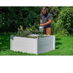 Vita Keyhole 4'x 4' Composting Garden Bed