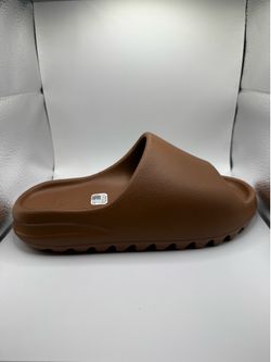 Yeezy slide ochre size 9