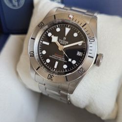 TUDOR BLACK BAY DATE