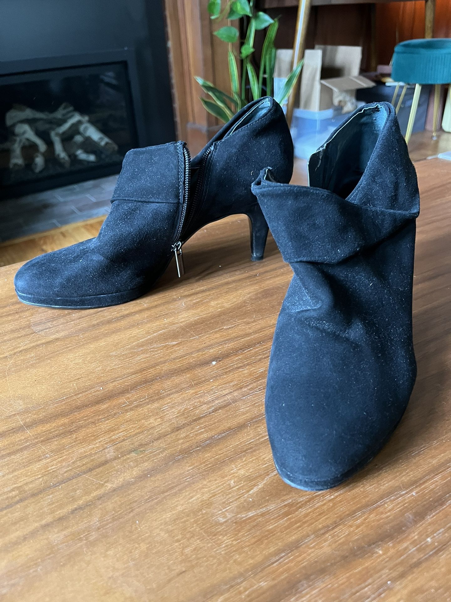 Bandolino Black Booties 