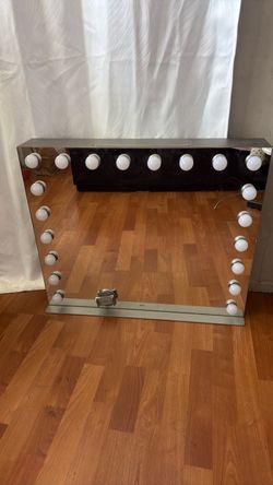 IHOME VANITY MIRROR