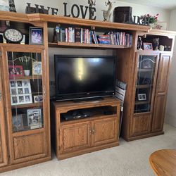 Hugh Oak Entertainment Center