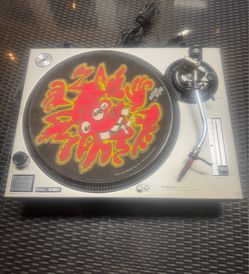 Technics 1200 Turntable