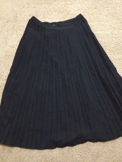 New Christopher & banks black pleated skirt size 6