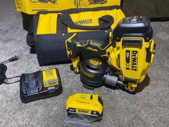 DEWALT 20V Max 15°  Cordless Roofing Nailer Kit