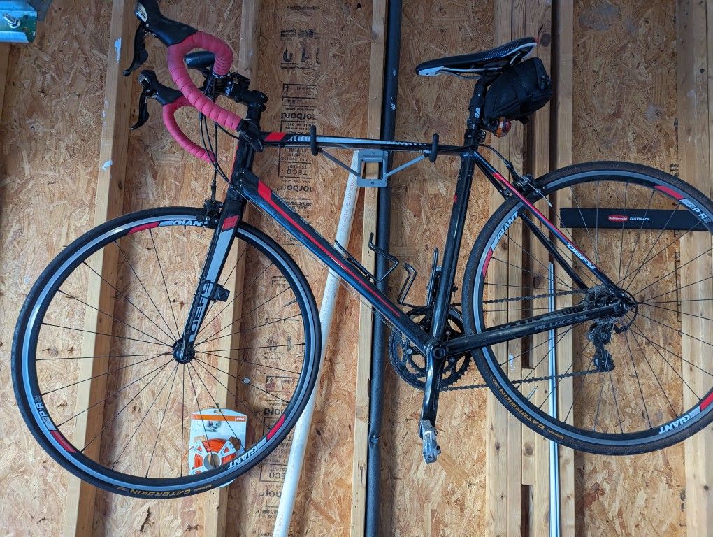 Giant Defy Road bike