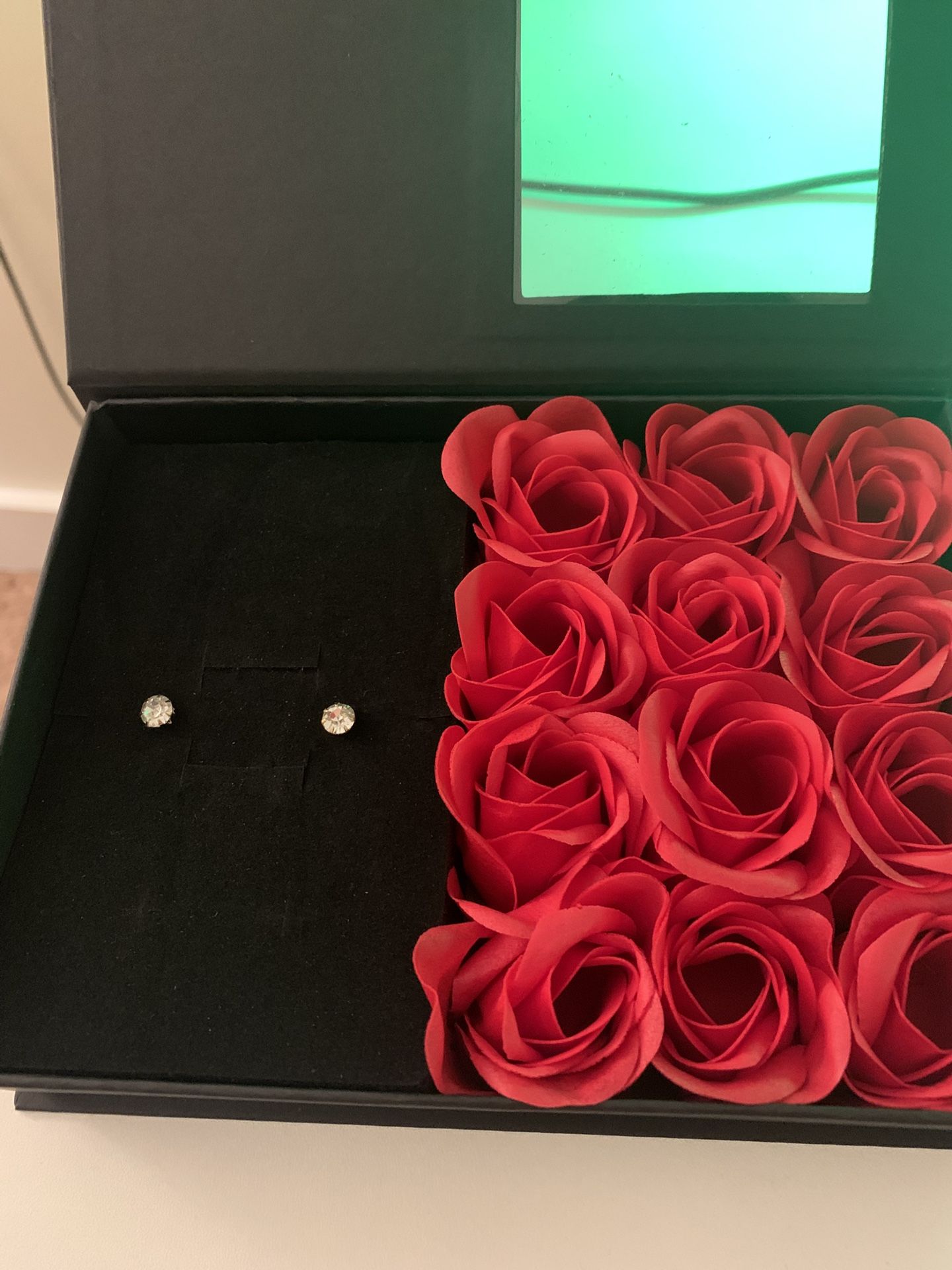 Brand new jewelry and faux flowers, Mother’s Day, or Valentine’s Day gift