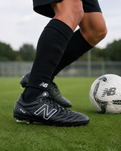 NEW BALANCE 442  V2 Academy Soccer Cleats Black Size Men 6.5/Women  8