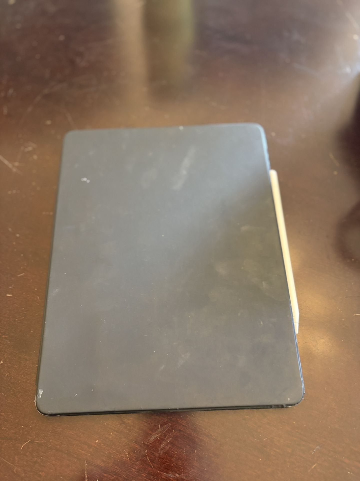 iPad Pro 12.9” (2020) + Apple Pencil + Keyboard – Excellent Condition