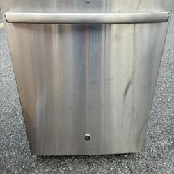 GE. Electric Dishwasher Like New Work Perfect 
