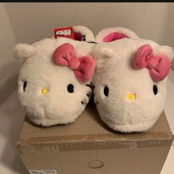 Hello Kitty & Friends Girl Slipper Size 11 / 12