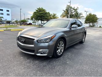 2015 Infiniti Q70
