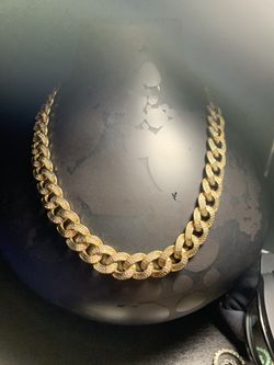 Cuban link choker