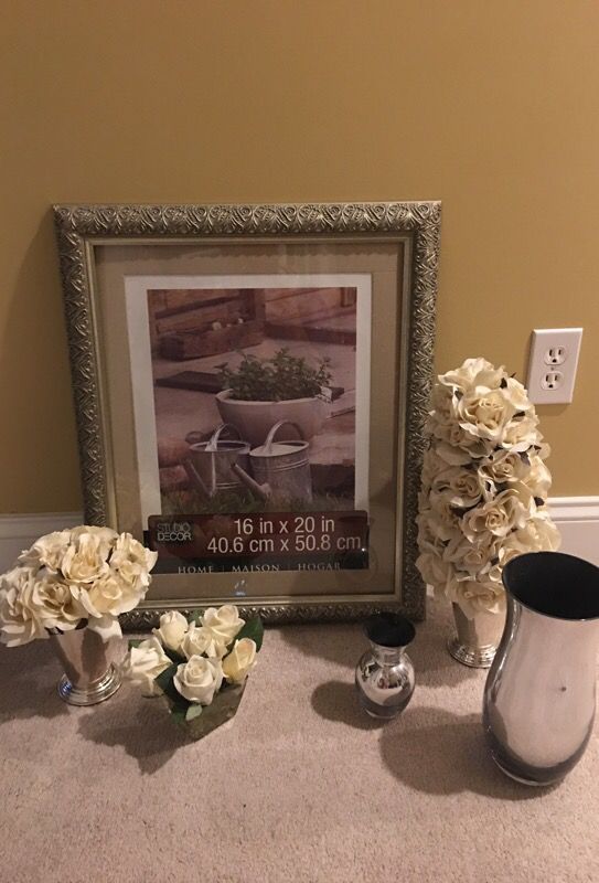 Frame and vases and silk flowers. Great for decorating a room!
