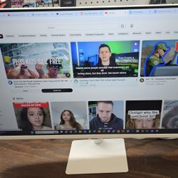 Samsung M5 32" Monitor