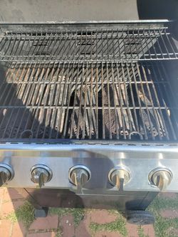 BBQ pit used needs some TLC sold as is