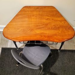 Classroom Select Adjustable Desk w/chair!