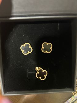 14K Yellow Gold Clover Design Earrings and Necklace